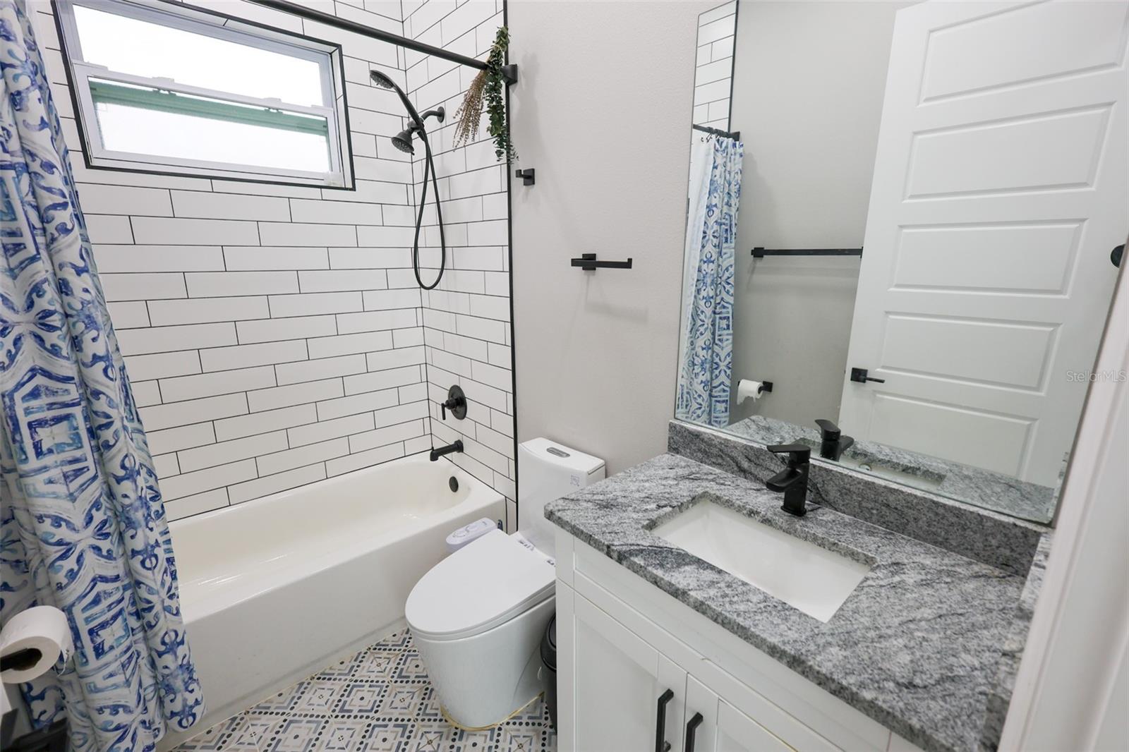 Listing photo id 31 for 7070 63rd Street N