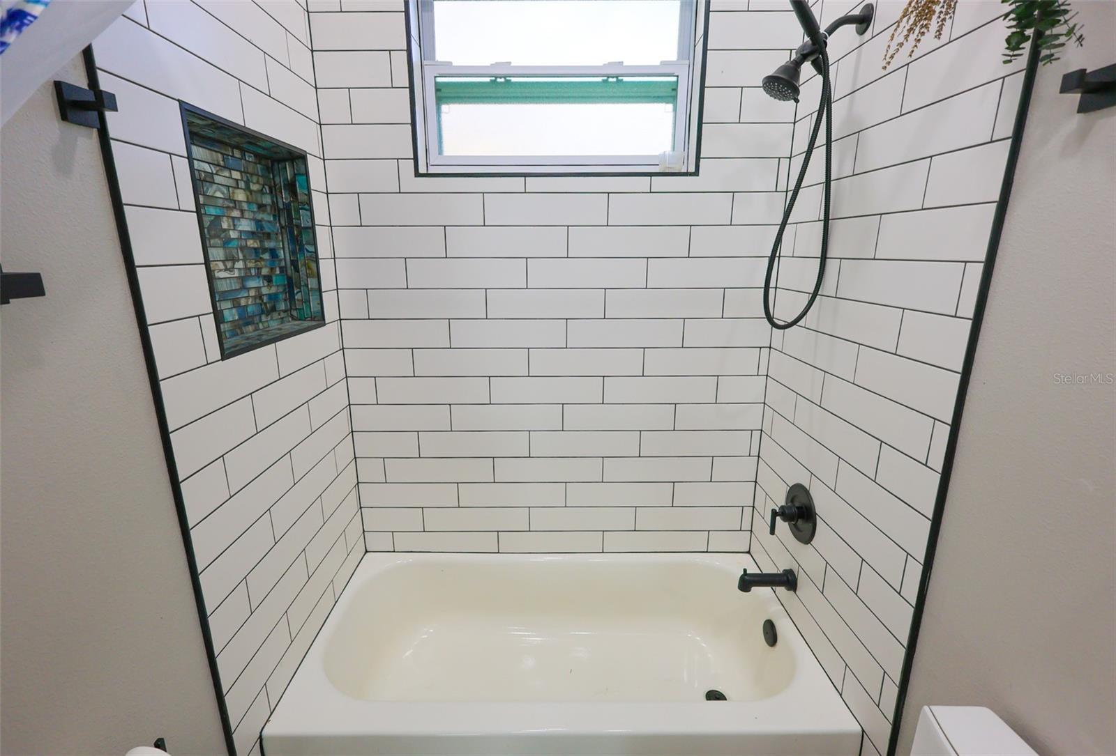 Listing photo id 32 for 7070 63rd Street N