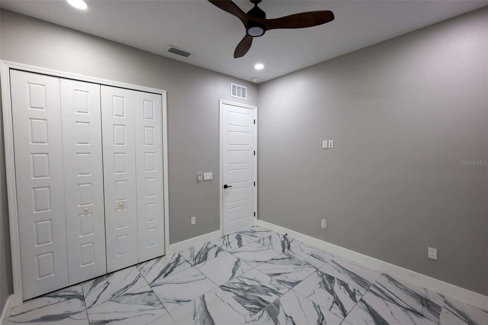 Listing photo id 34 for 7070 63rd Street N