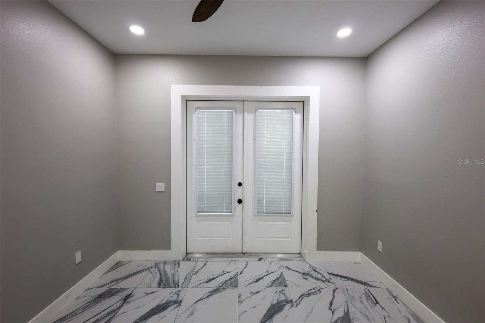 Listing photo id 35 for 7070 63rd Street N