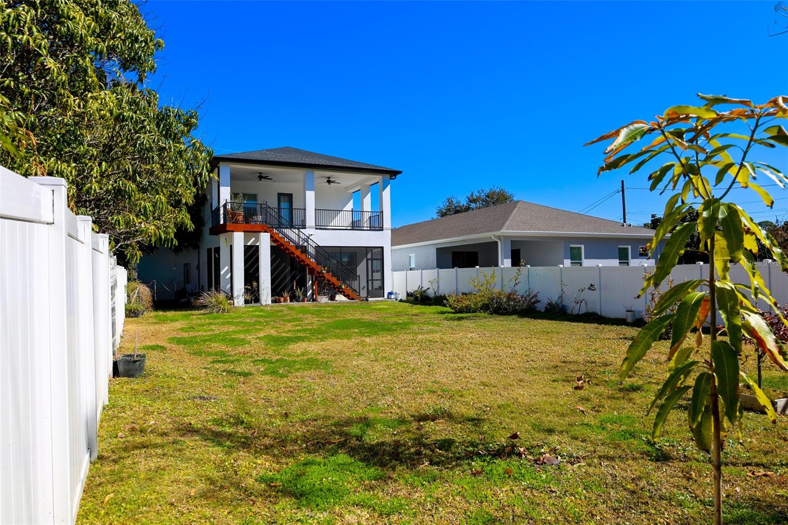 Listing photo id 40 for 7070 63rd Street N