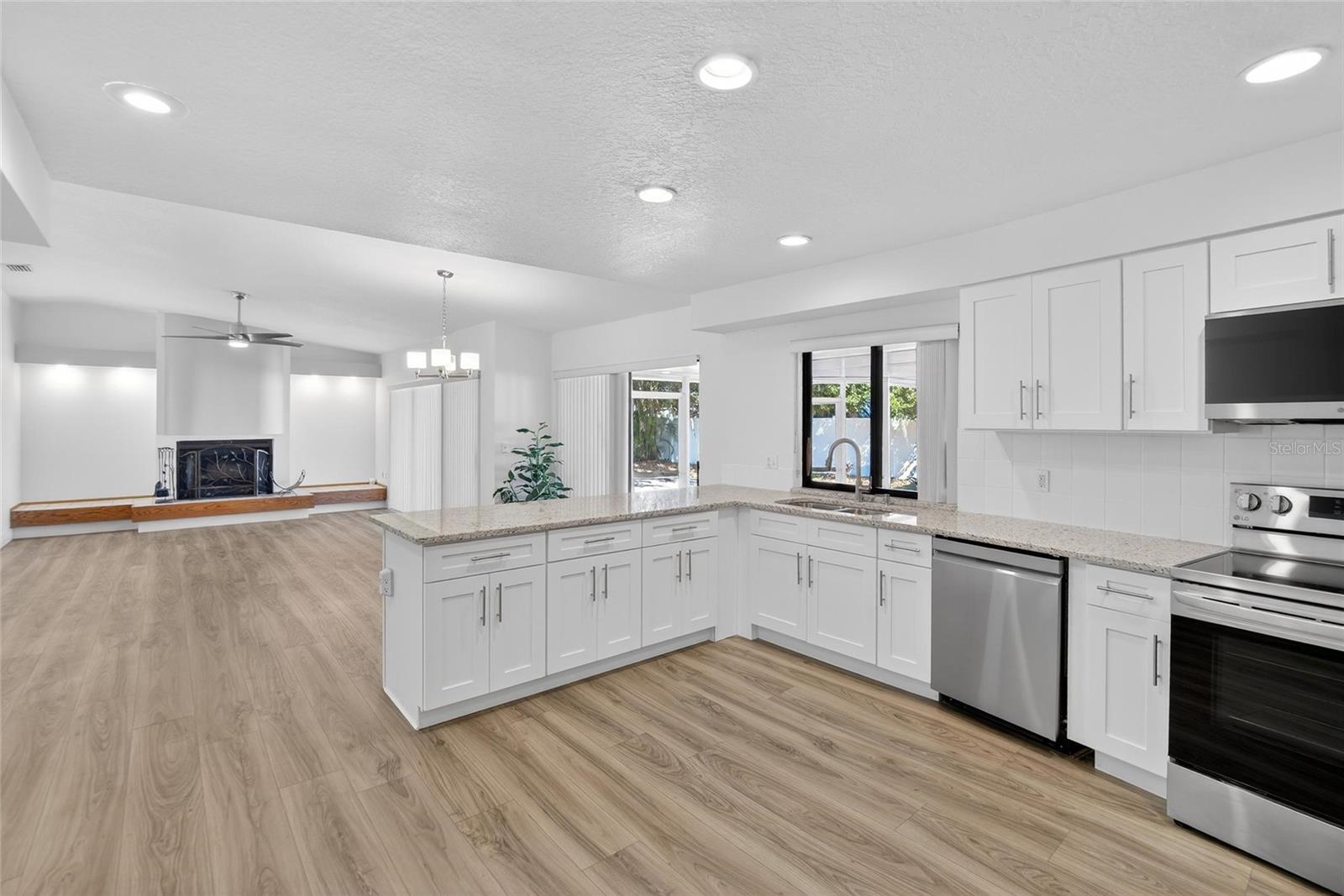 Image 14 of 65 For 1741 Shady Leaf Drive