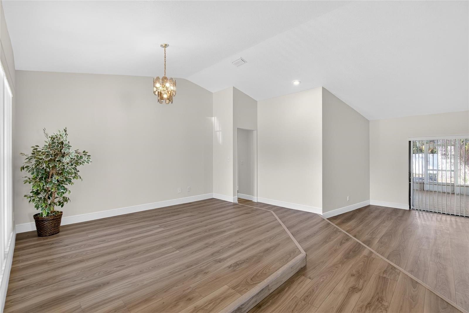 Image 5 of 65 For 1741 Shady Leaf Drive