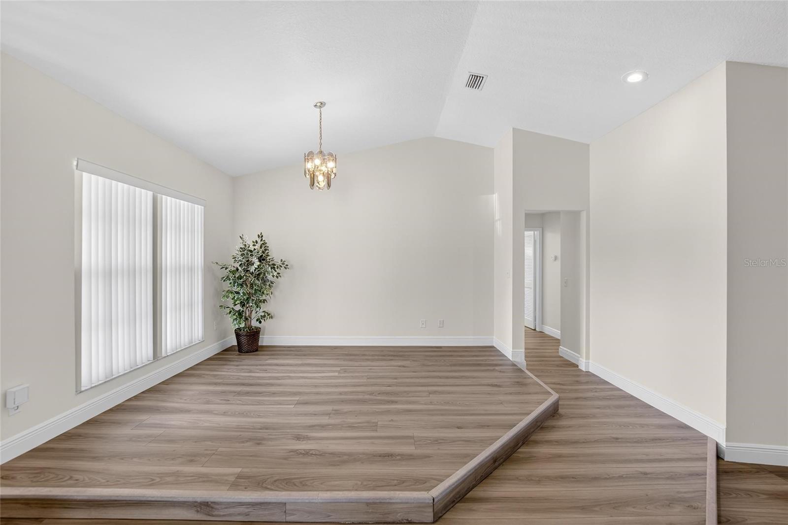 Image 6 of 65 For 1741 Shady Leaf Drive