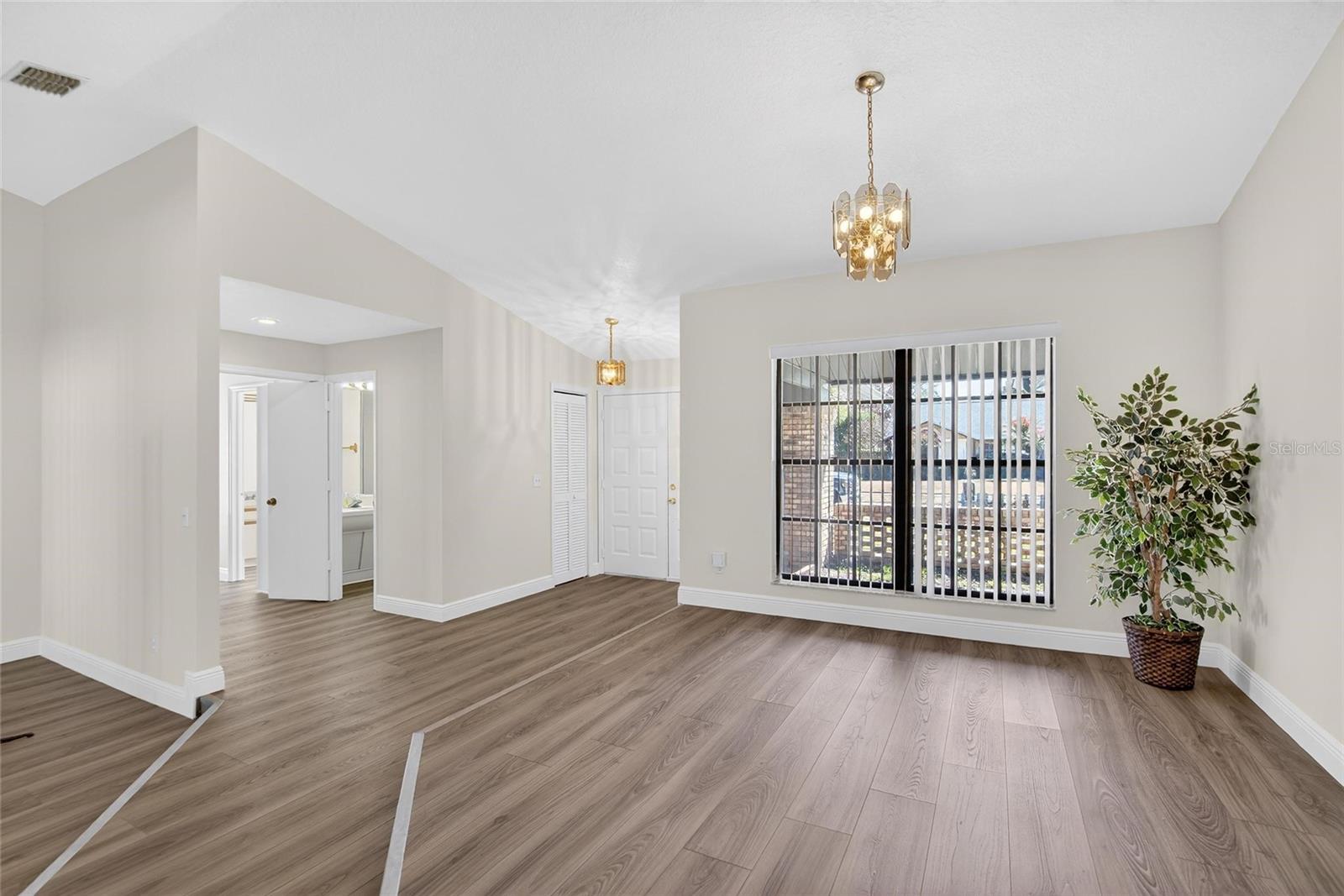 Image 8 of 65 For 1741 Shady Leaf Drive