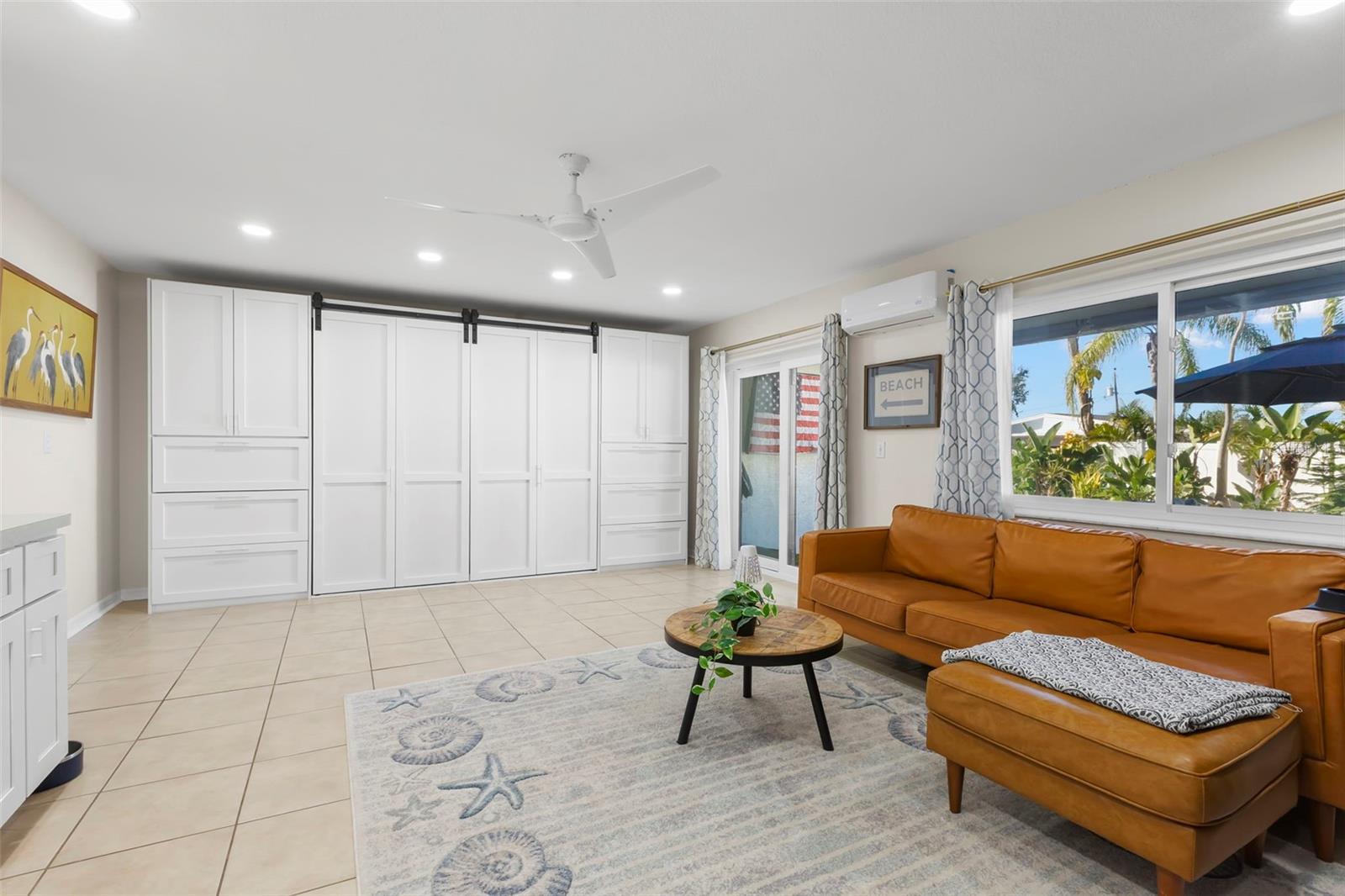 Listing photo id 8 for 2394 Hanover Drive