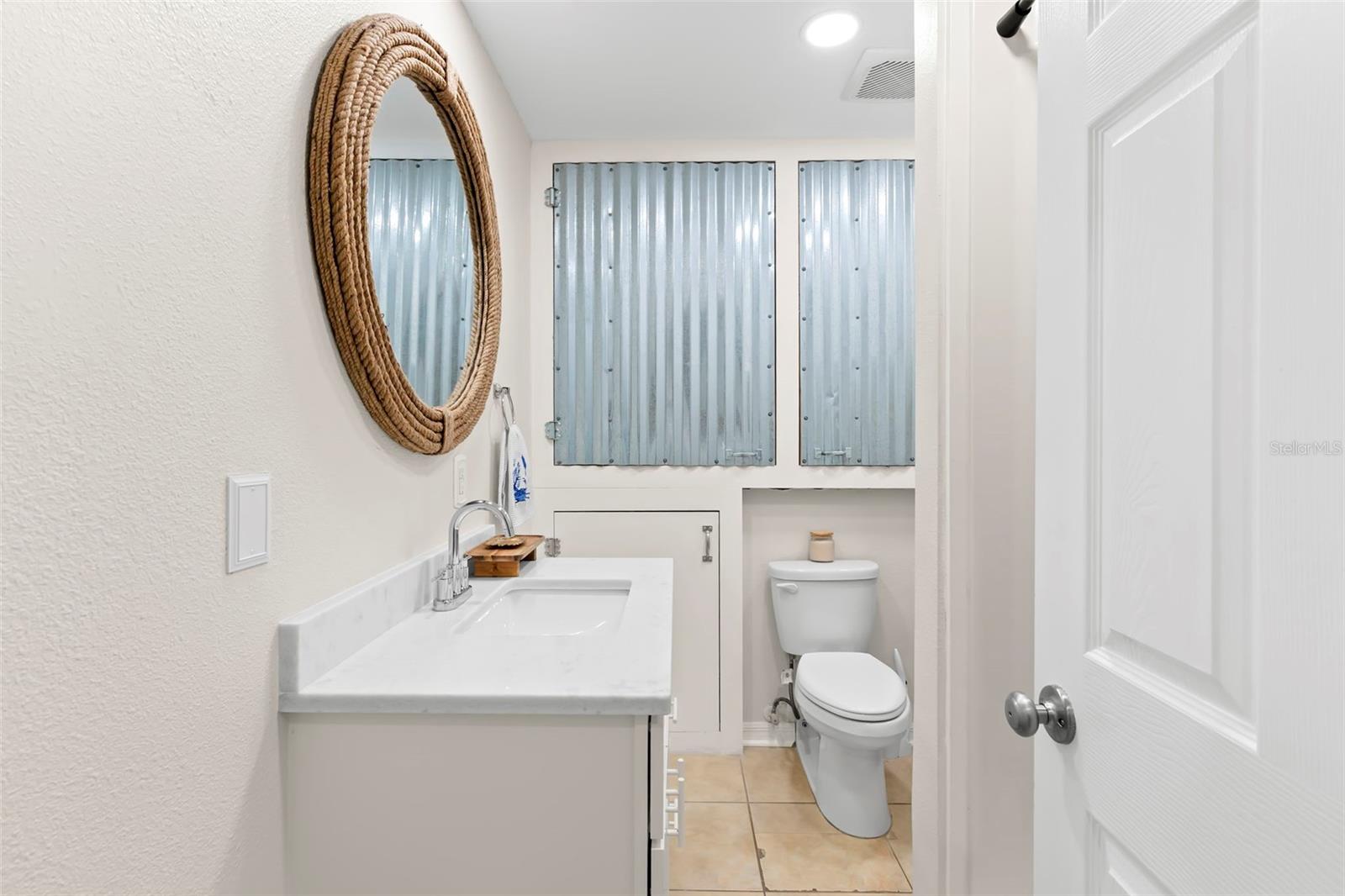 Listing photo id 10 for 2394 Hanover Drive