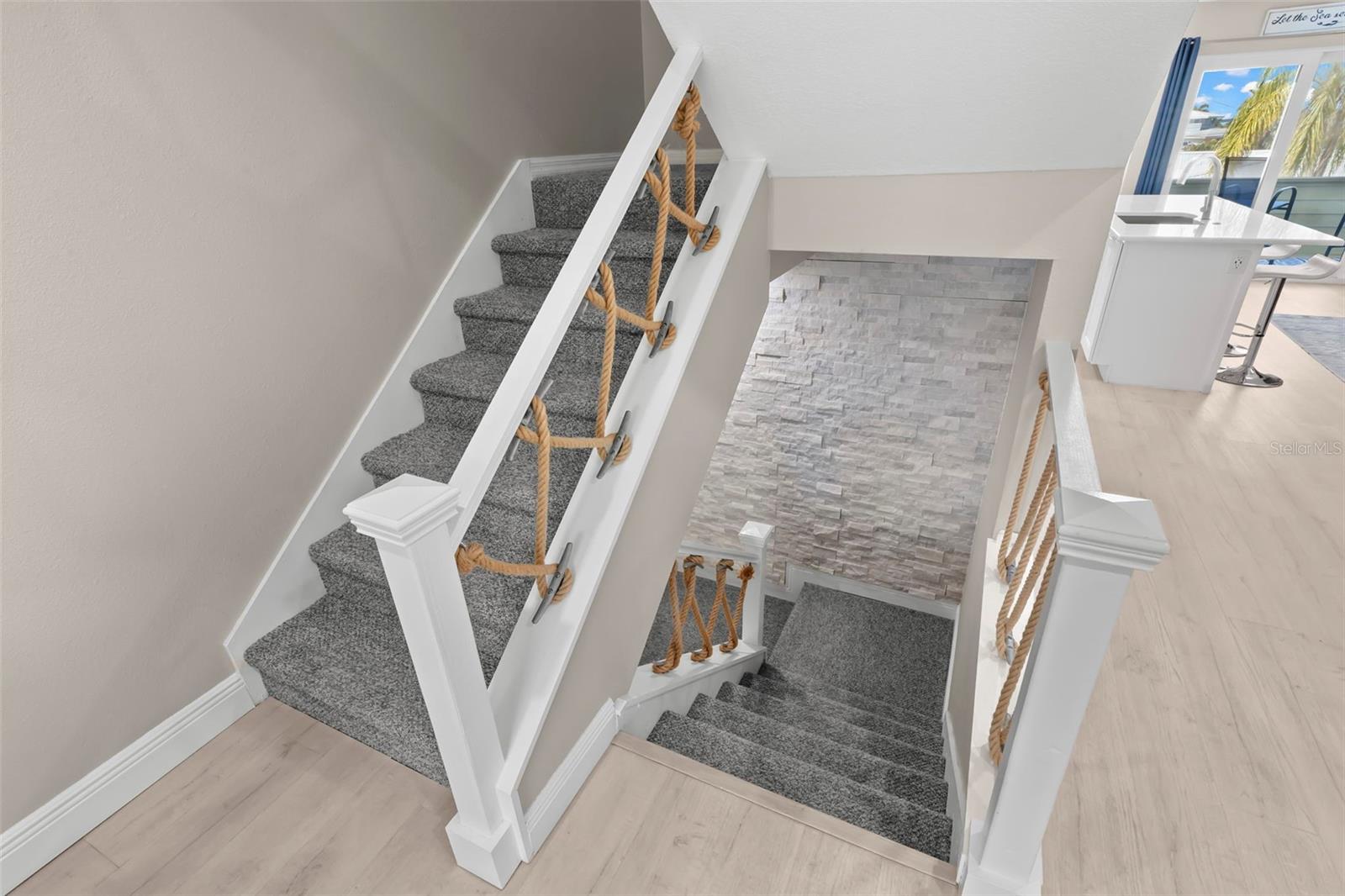 Listing photo id 15 for 2394 Hanover Drive