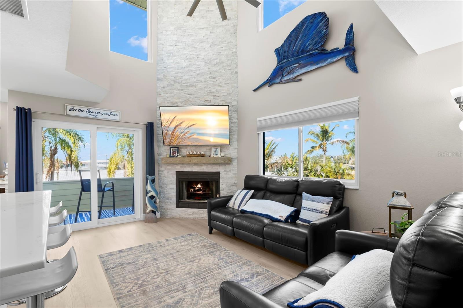 Listing photo id 17 for 2394 Hanover Drive