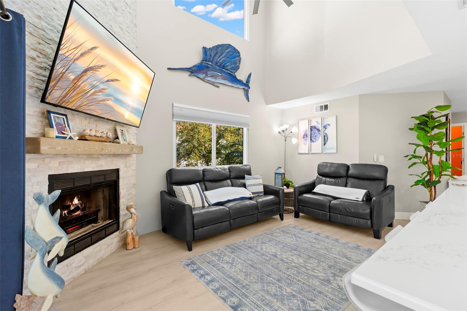 Listing photo id 20 for 2394 Hanover Drive