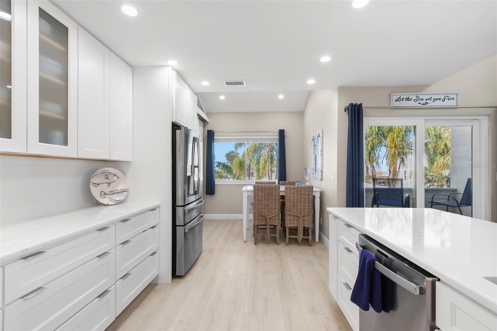 Listing photo id 25 for 2394 Hanover Drive