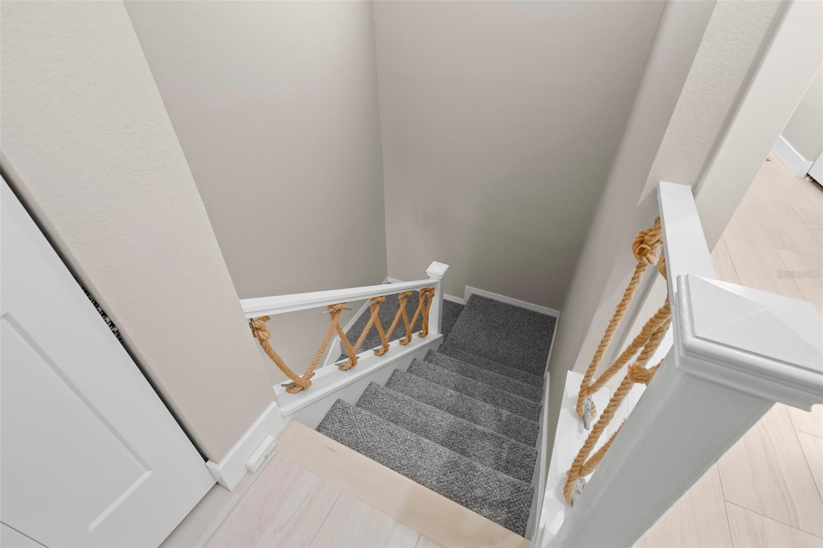 Listing photo id 33 for 2394 Hanover Drive