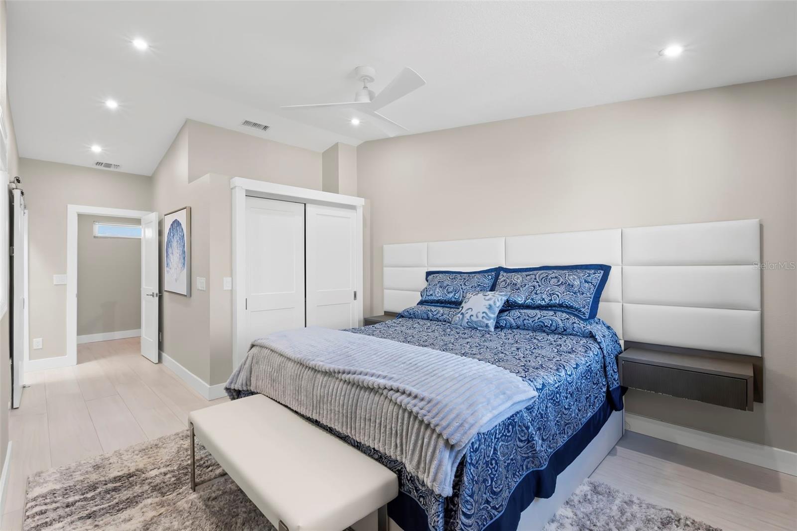 Listing photo id 41 for 2394 Hanover Drive