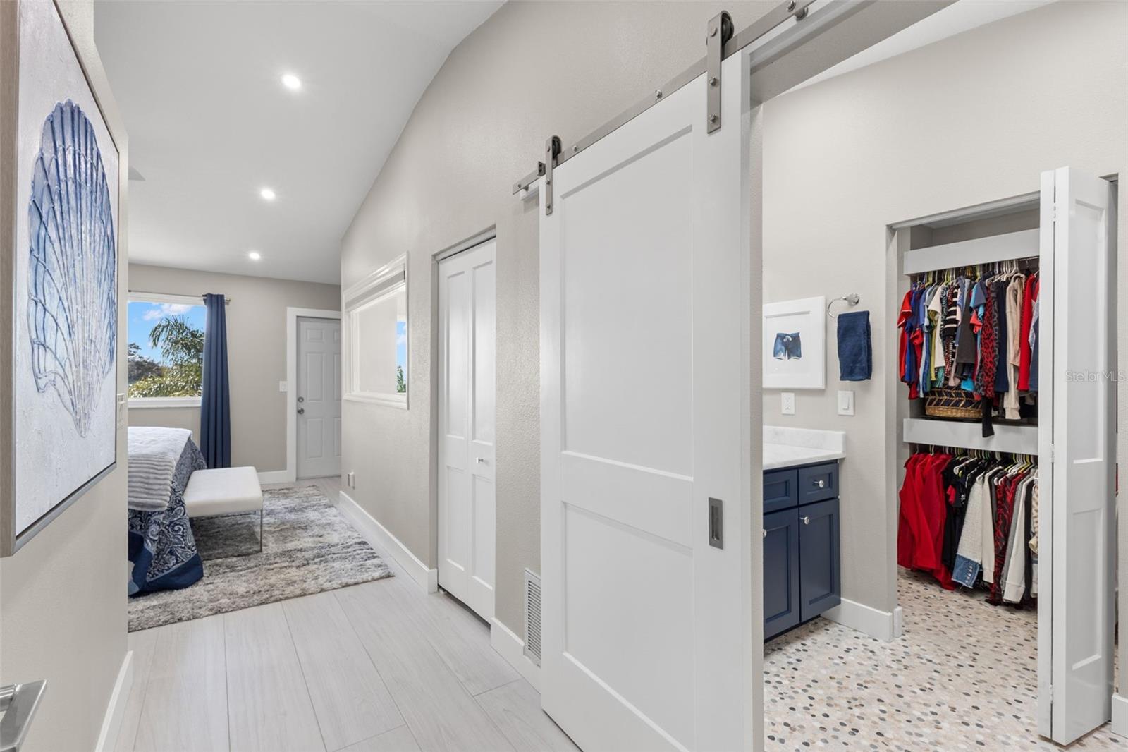 Listing photo id 42 for 2394 Hanover Drive