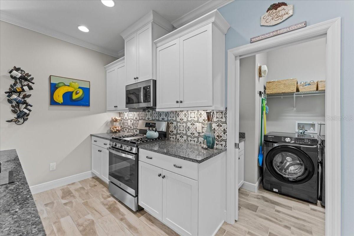 Listing photo id 9 for 2244 Spring Lake Court