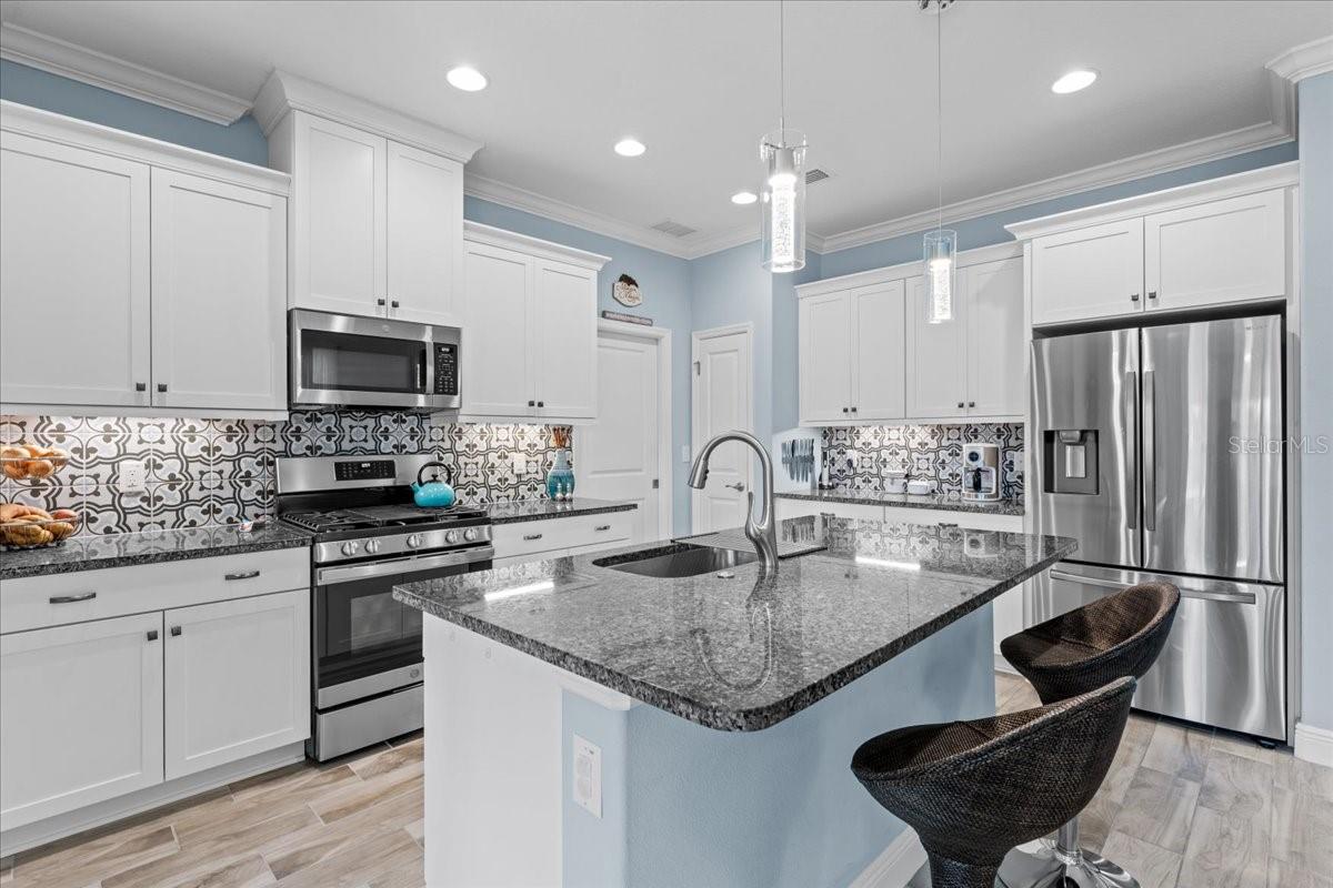 Listing photo id 10 for 2244 Spring Lake Court