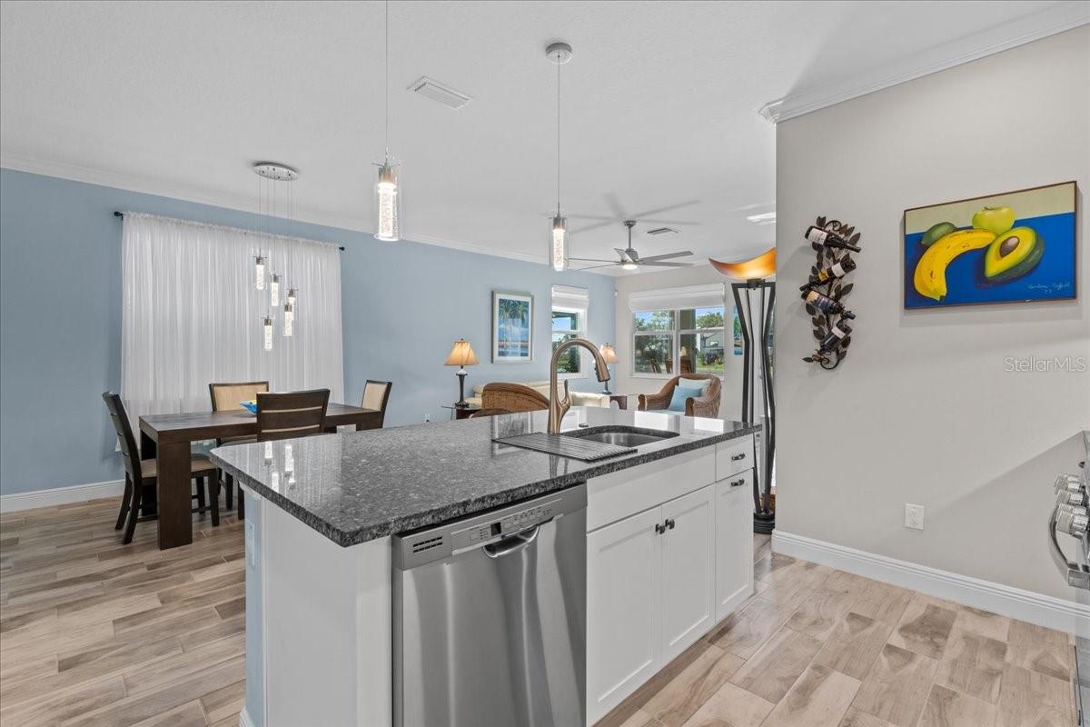 Listing photo id 11 for 2244 Spring Lake Court