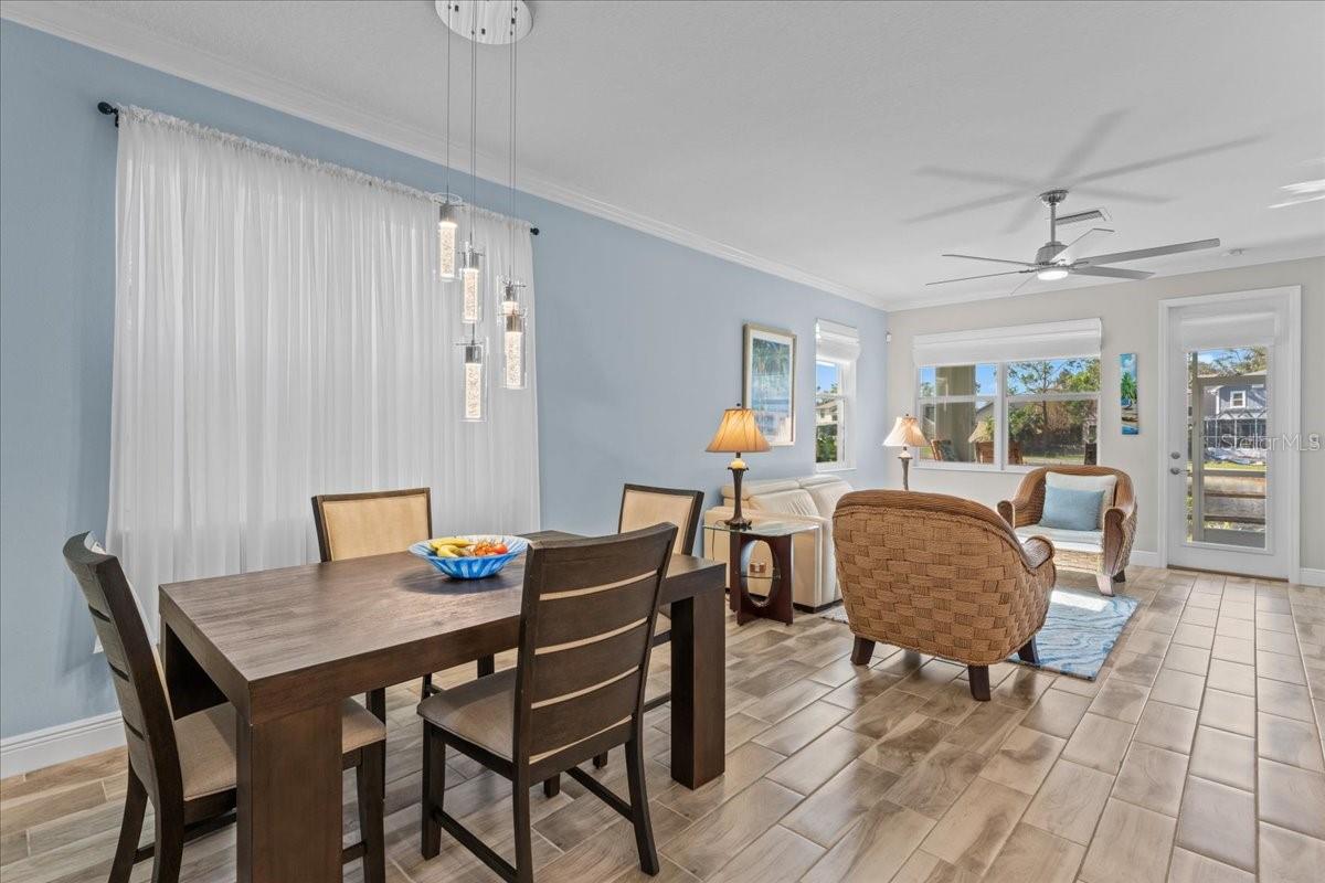 Listing photo id 13 for 2244 Spring Lake Court