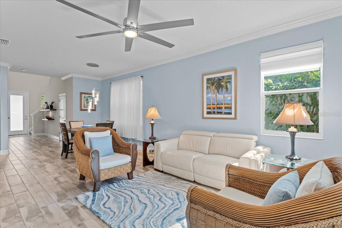 Listing photo id 15 for 2244 Spring Lake Court