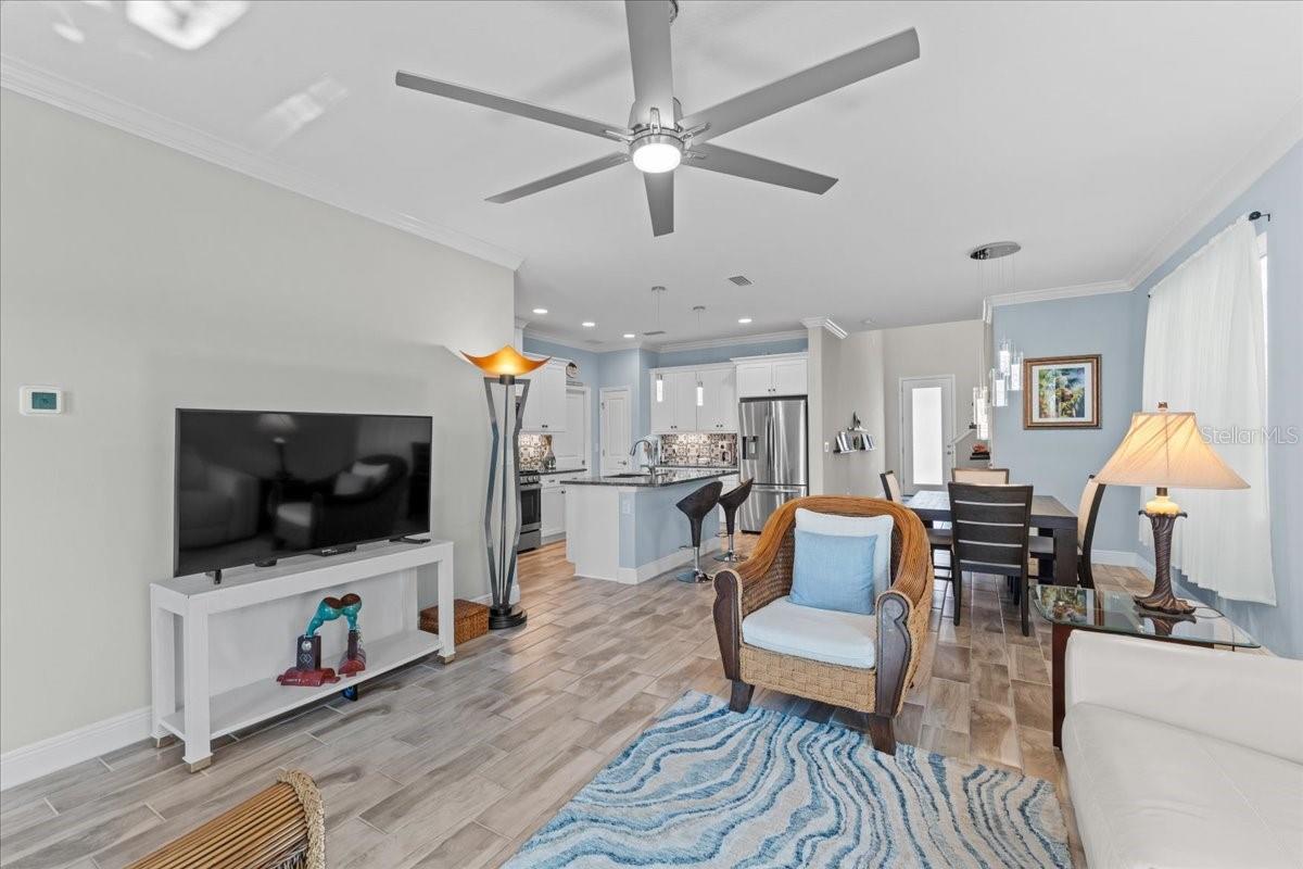 Listing photo id 17 for 2244 Spring Lake Court