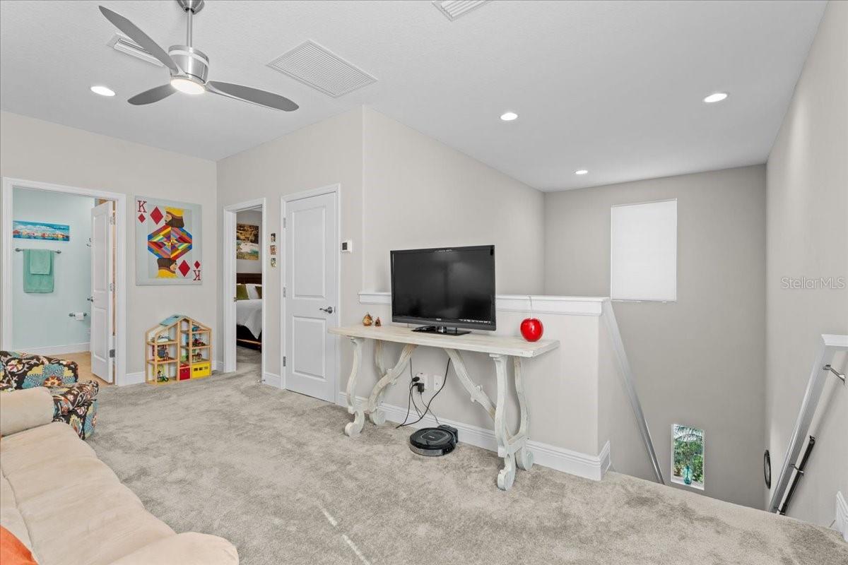 Listing photo id 35 for 2244 Spring Lake Court