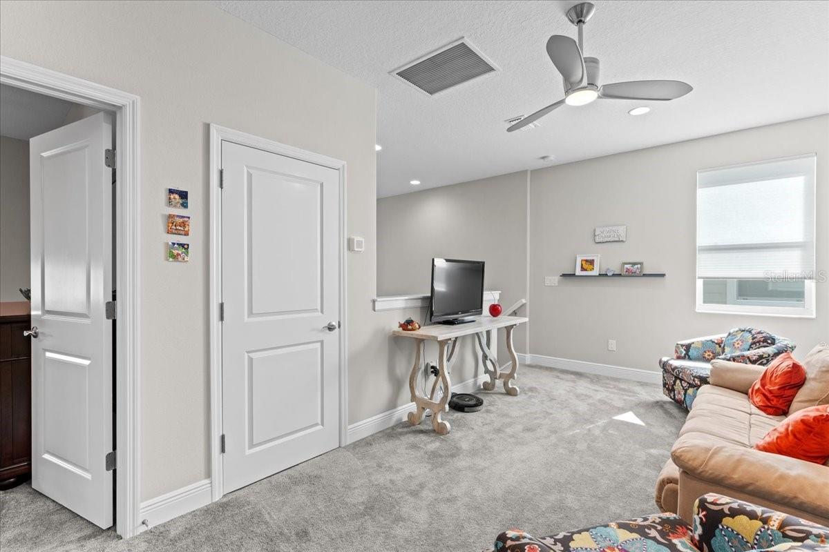 Listing photo id 37 for 2244 Spring Lake Court