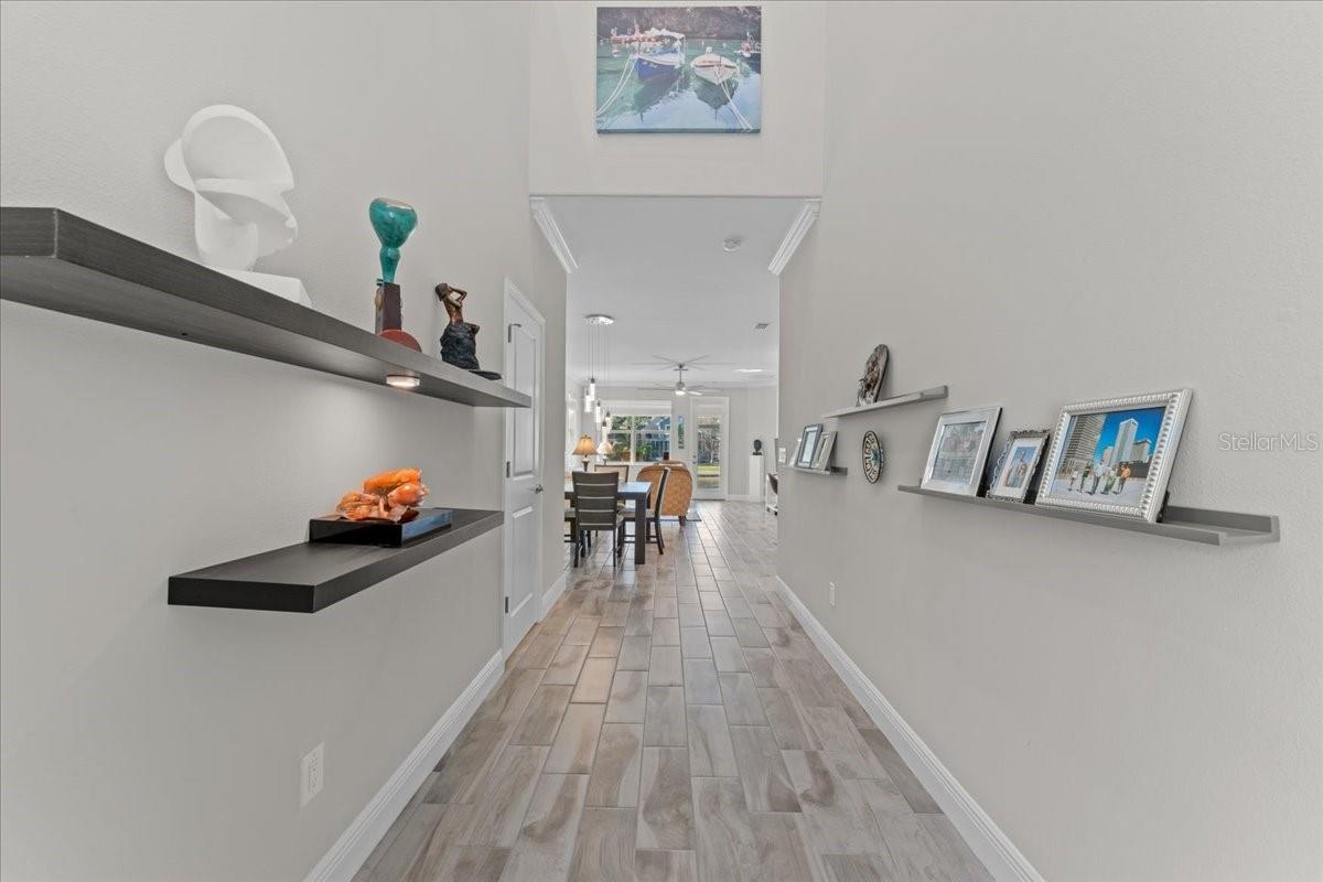 Listing photo id 5 for 2244 Spring Lake Court