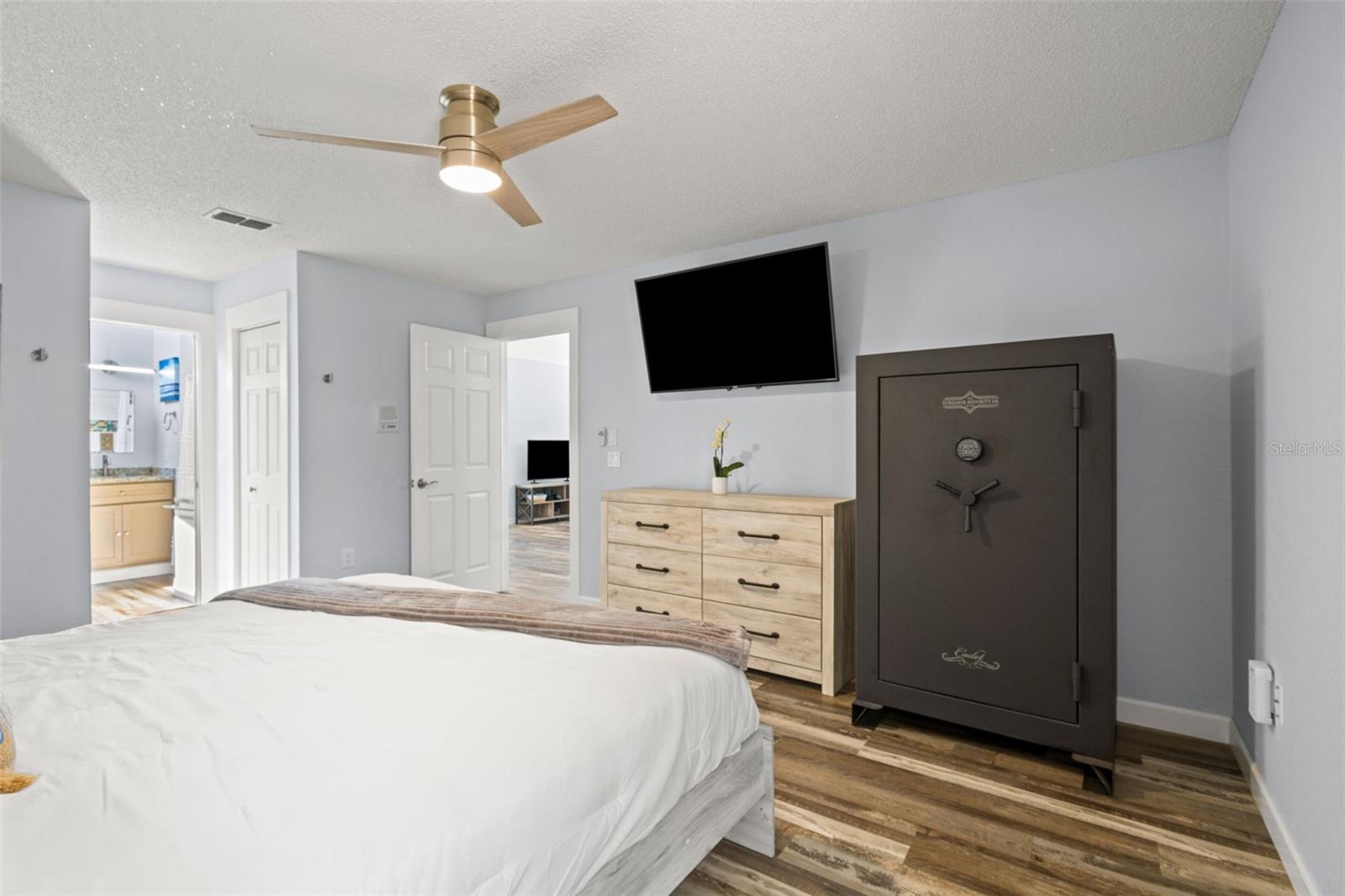 Image 21 of 54 For 9474 Mississippi Run