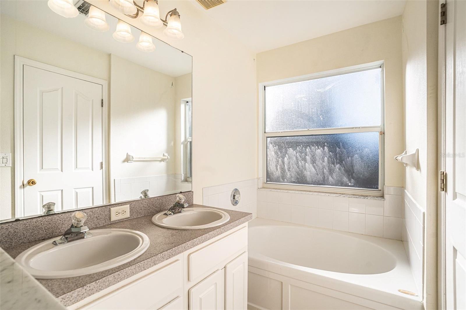 Image 16 of 26 For 10110 Belleville Place