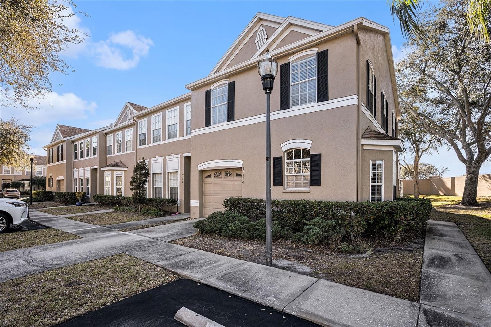 Image 4 of 26 For 10110 Belleville Place