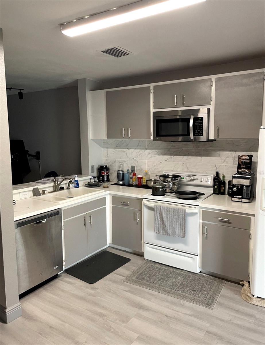 Image 9 of 23 For 6210 Bayside Key Drive