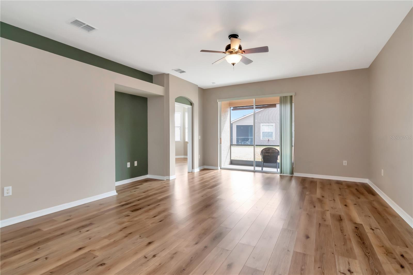 Image 13 of 75 For 21433 Diamonte Drive