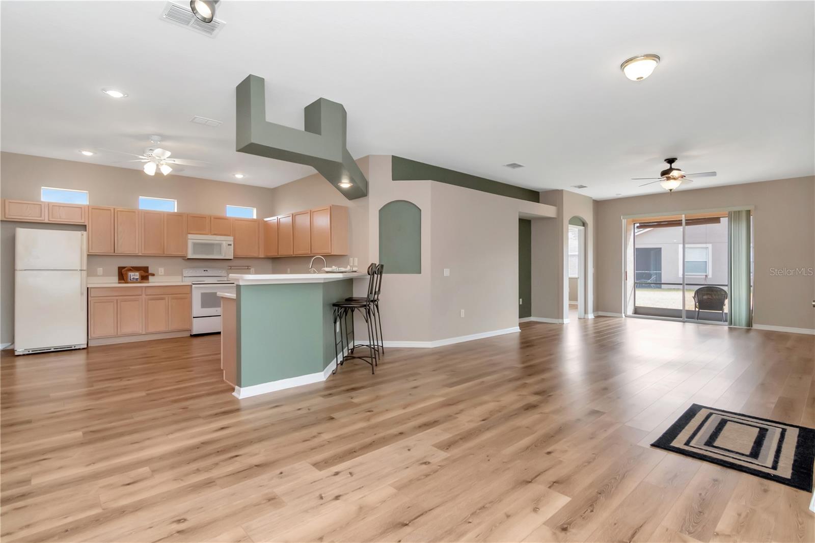 Image 16 of 75 For 21433 Diamonte Drive