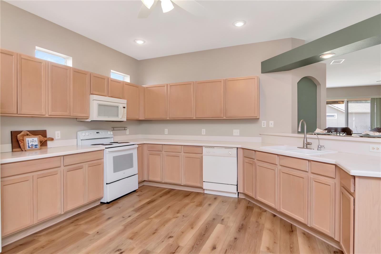 Image 21 of 75 For 21433 Diamonte Drive