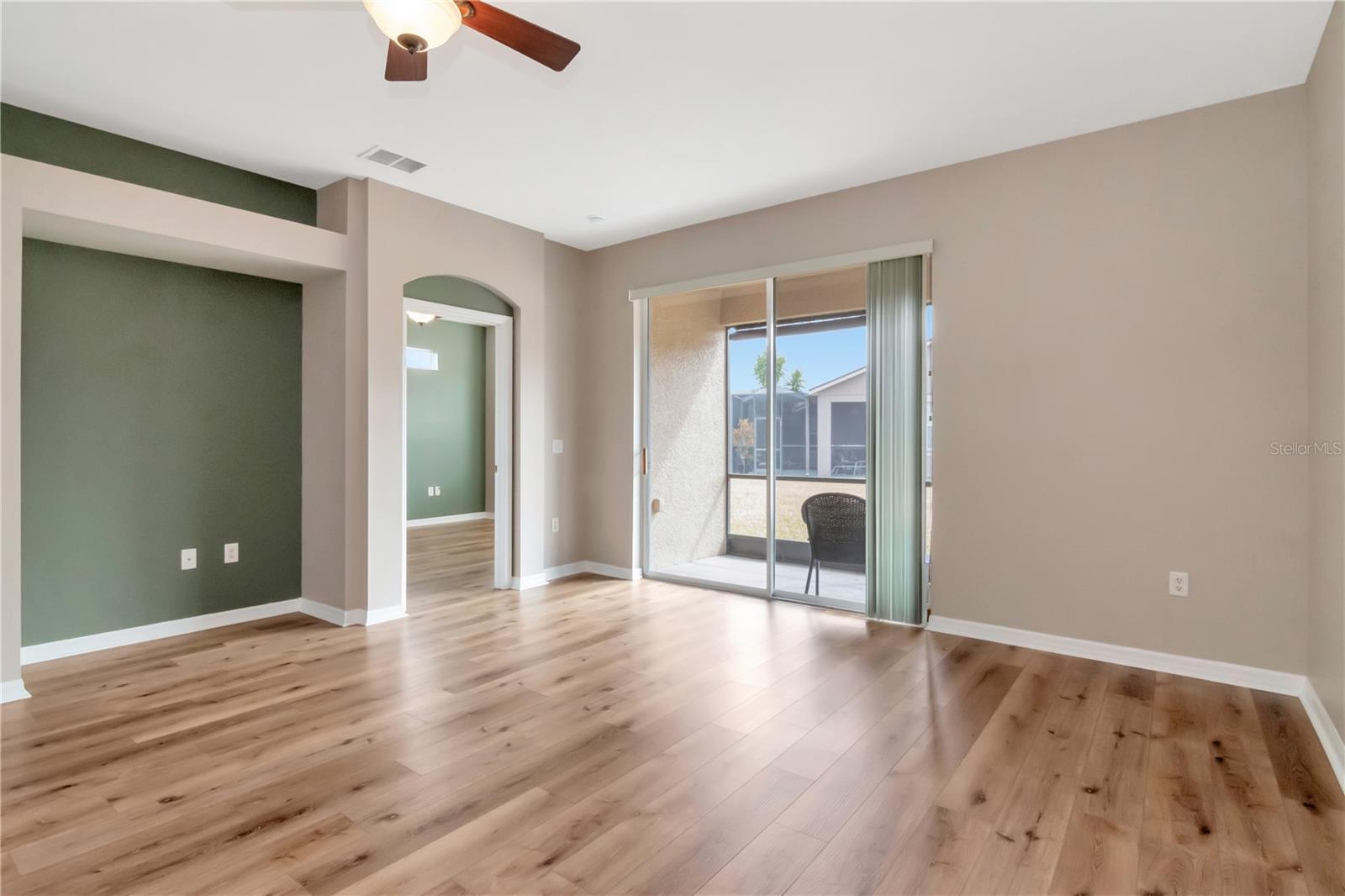 Image 25 of 75 For 21433 Diamonte Drive