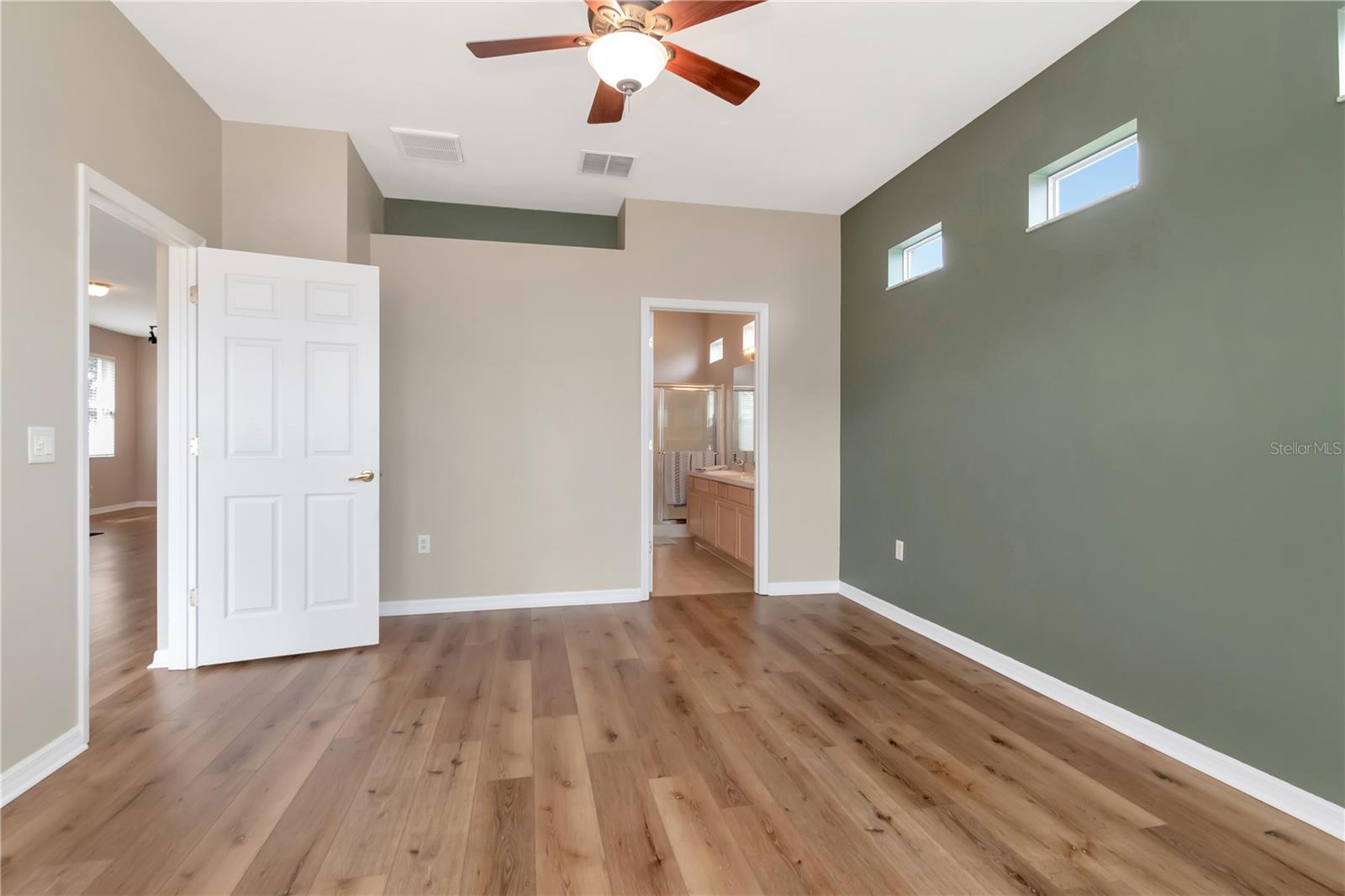 Image 28 of 75 For 21433 Diamonte Drive