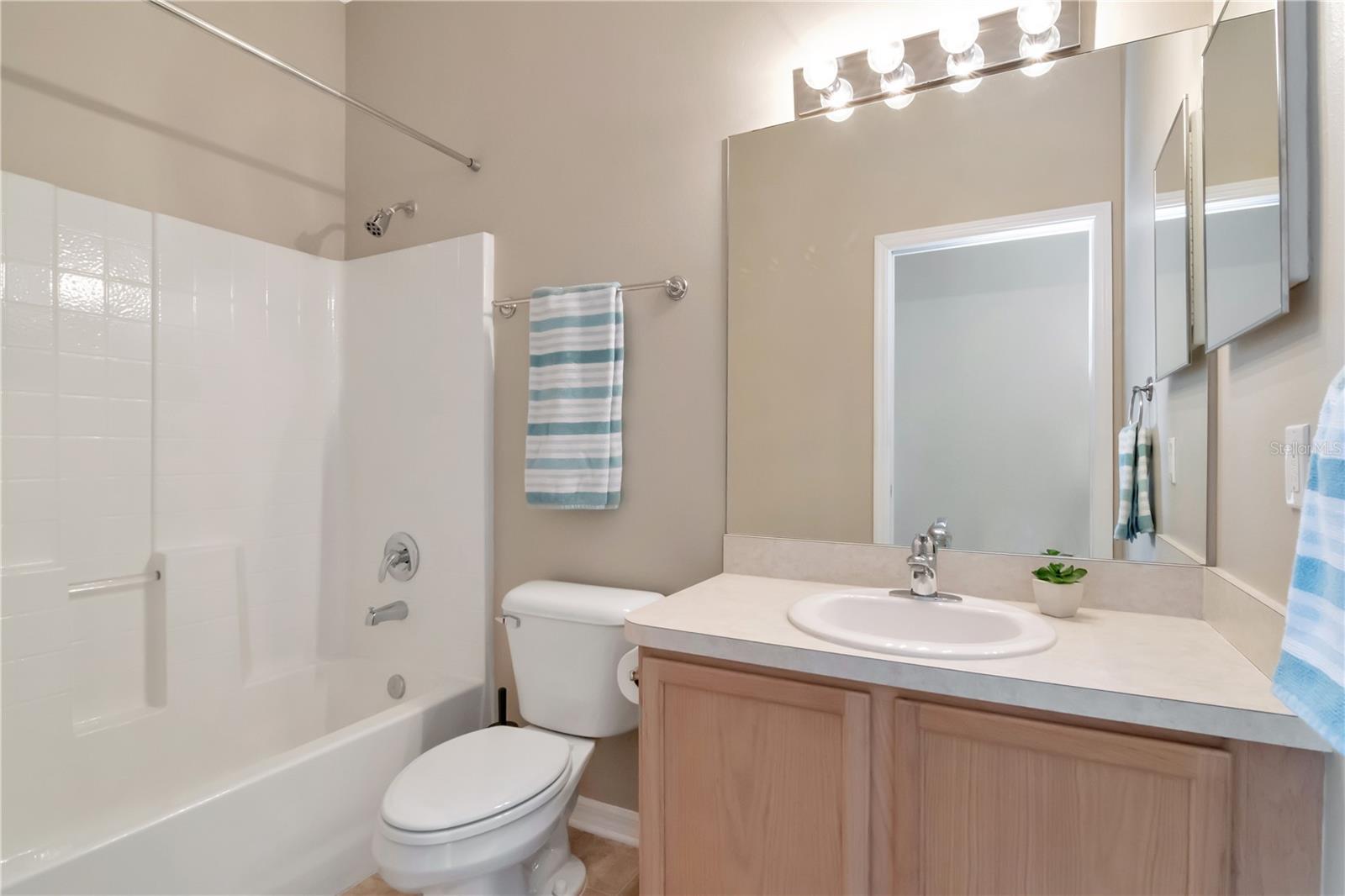 Image 37 of 75 For 21433 Diamonte Drive