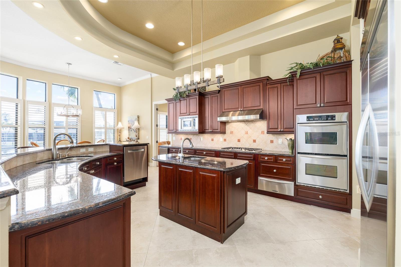 Listing photo id 14 for 4914 59th Avenue S