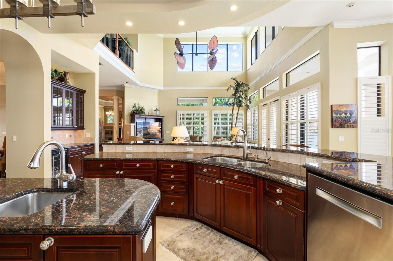 Listing photo id 16 for 4914 59th Avenue S