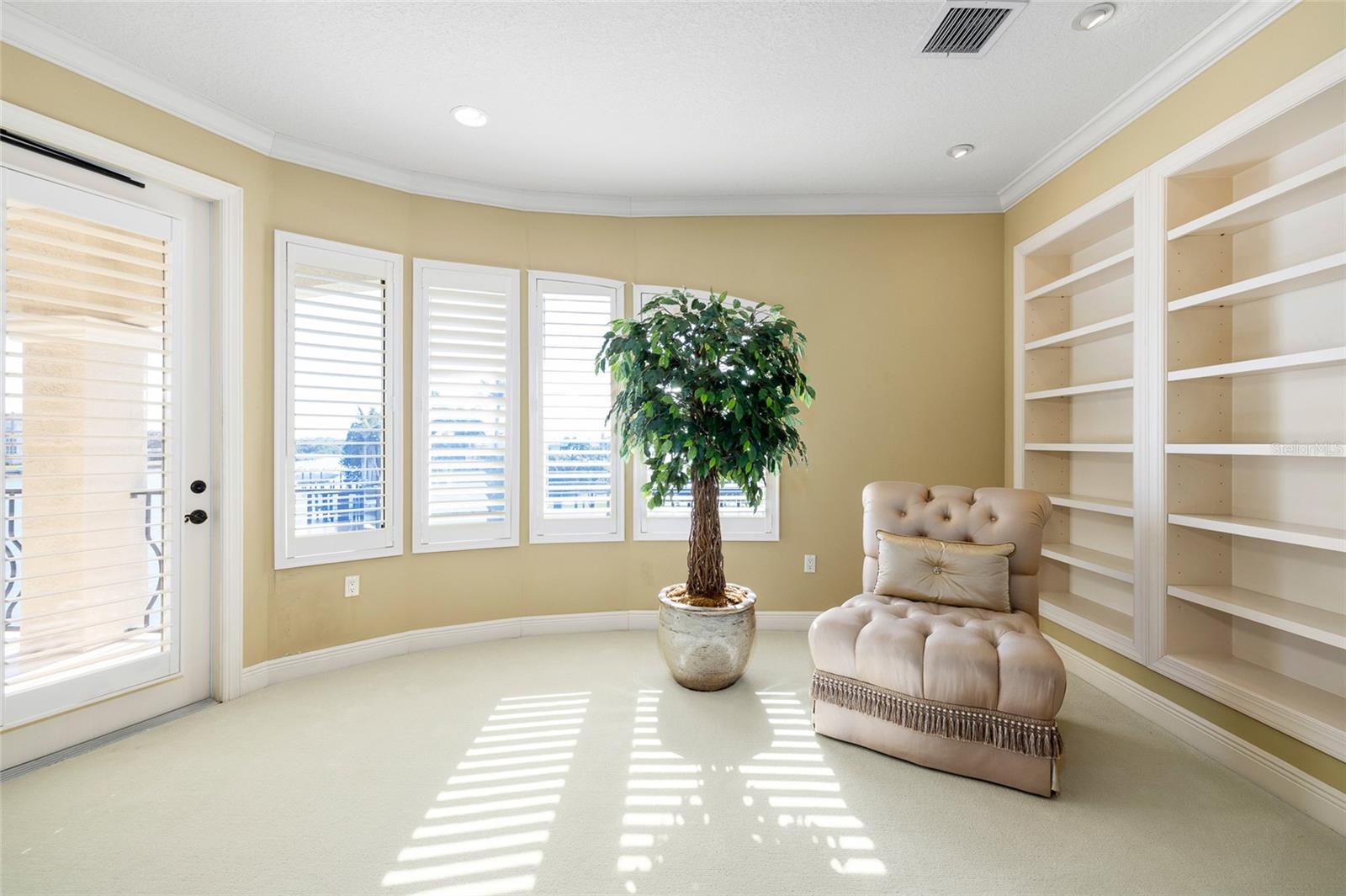 Listing photo id 29 for 4914 59th Avenue S