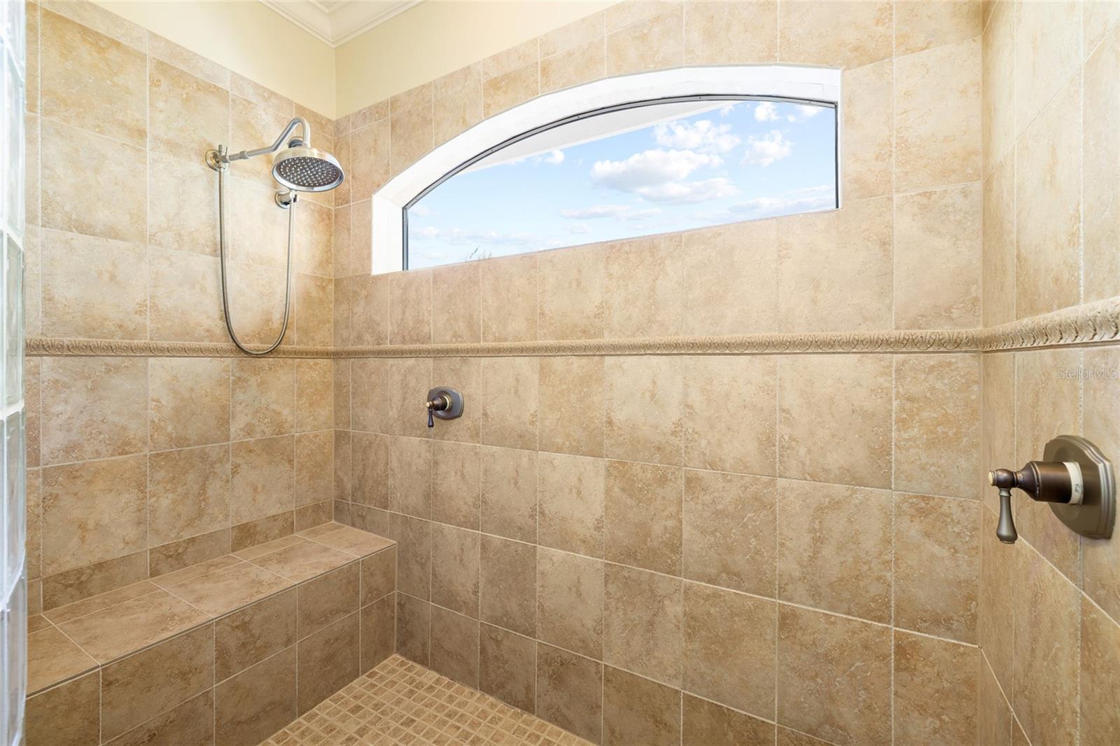 Listing photo id 32 for 4914 59th Avenue S