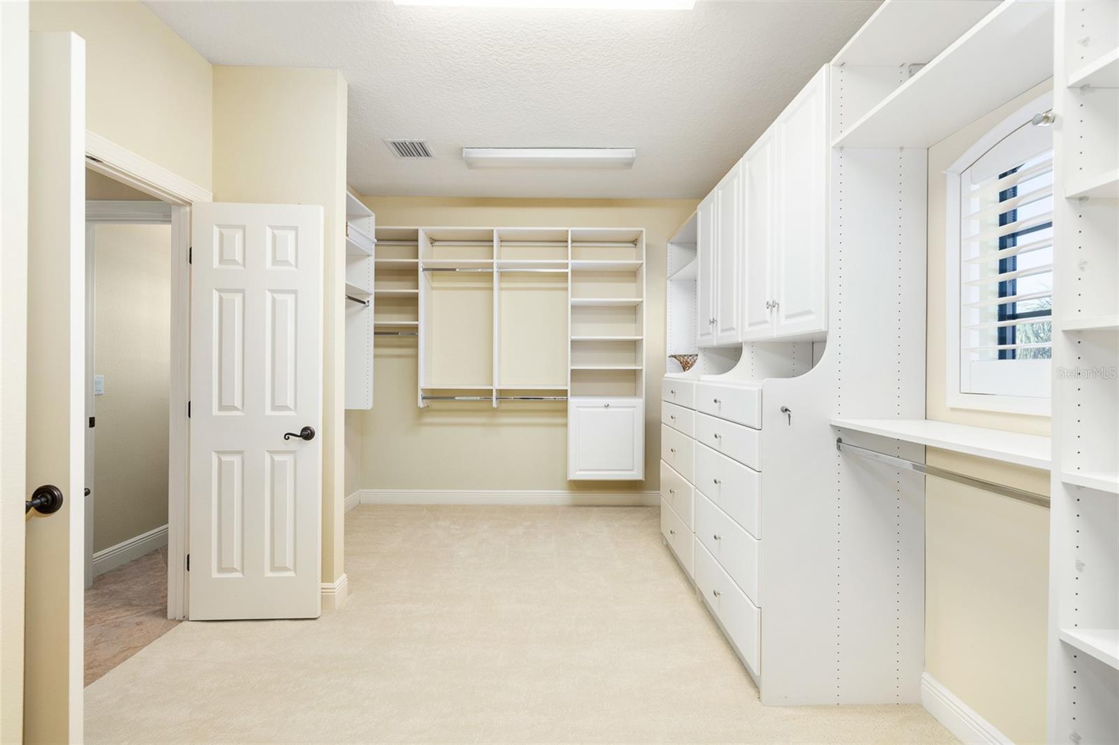 Listing photo id 34 for 4914 59th Avenue S