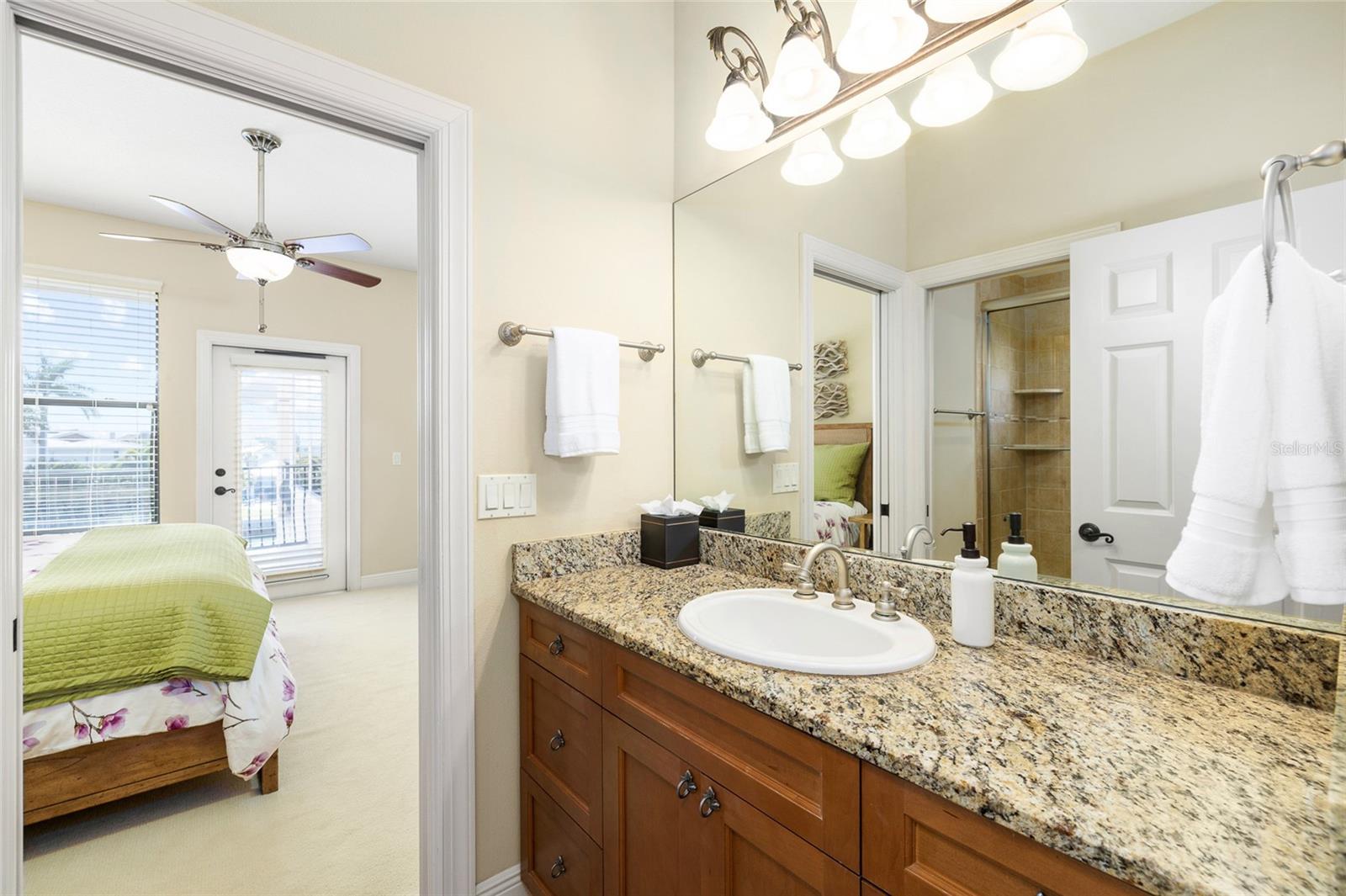 Listing photo id 40 for 4914 59th Avenue S