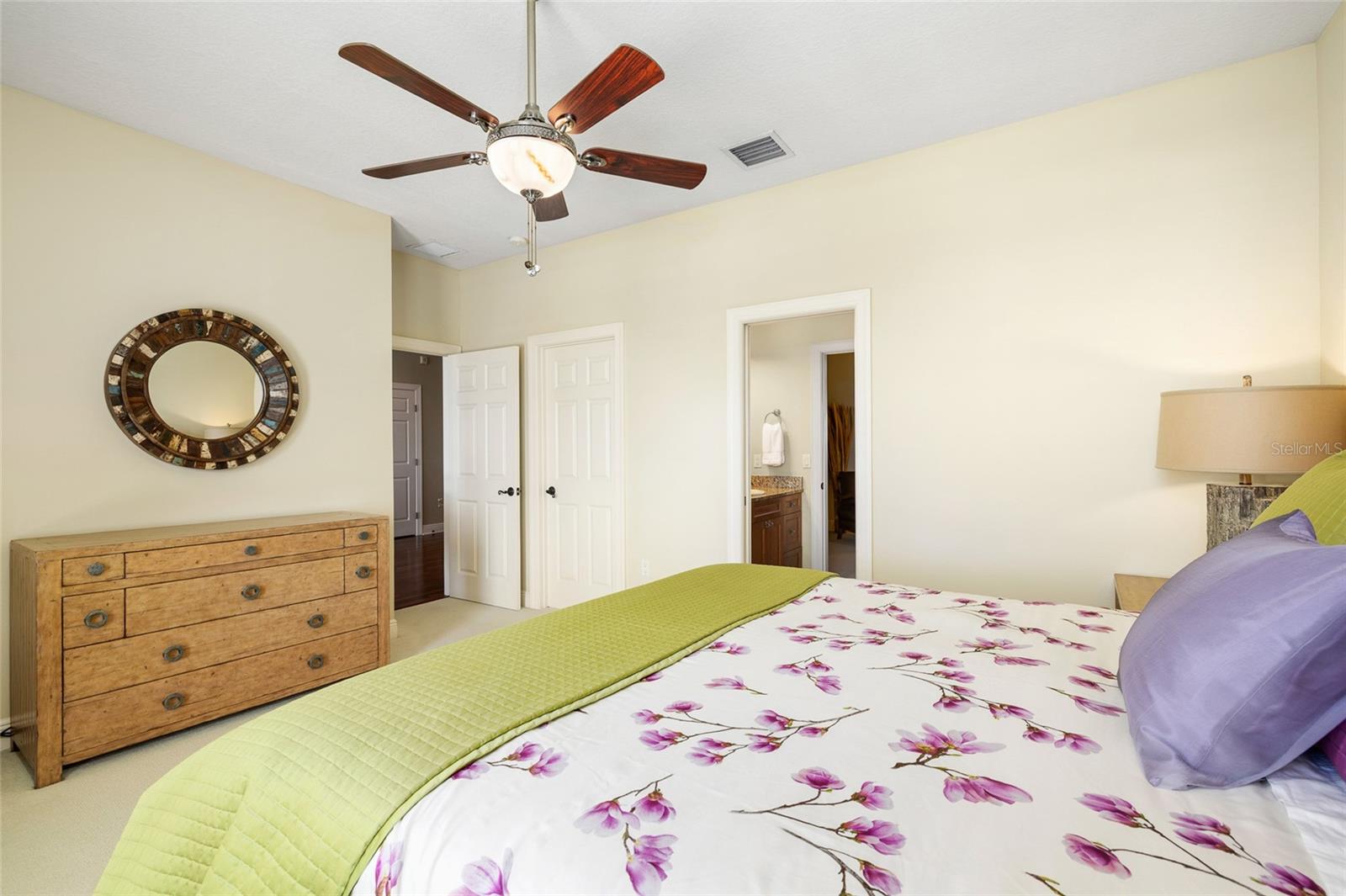 Listing photo id 41 for 4914 59th Avenue S