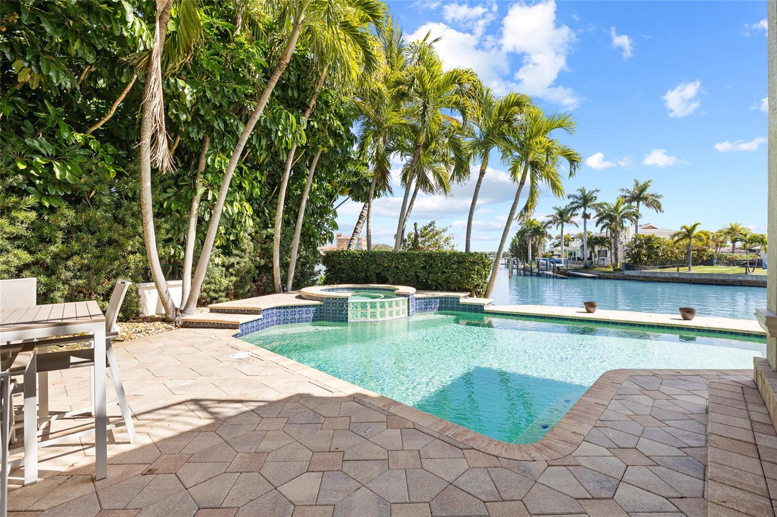 Listing photo id 56 for 4914 59th Avenue S