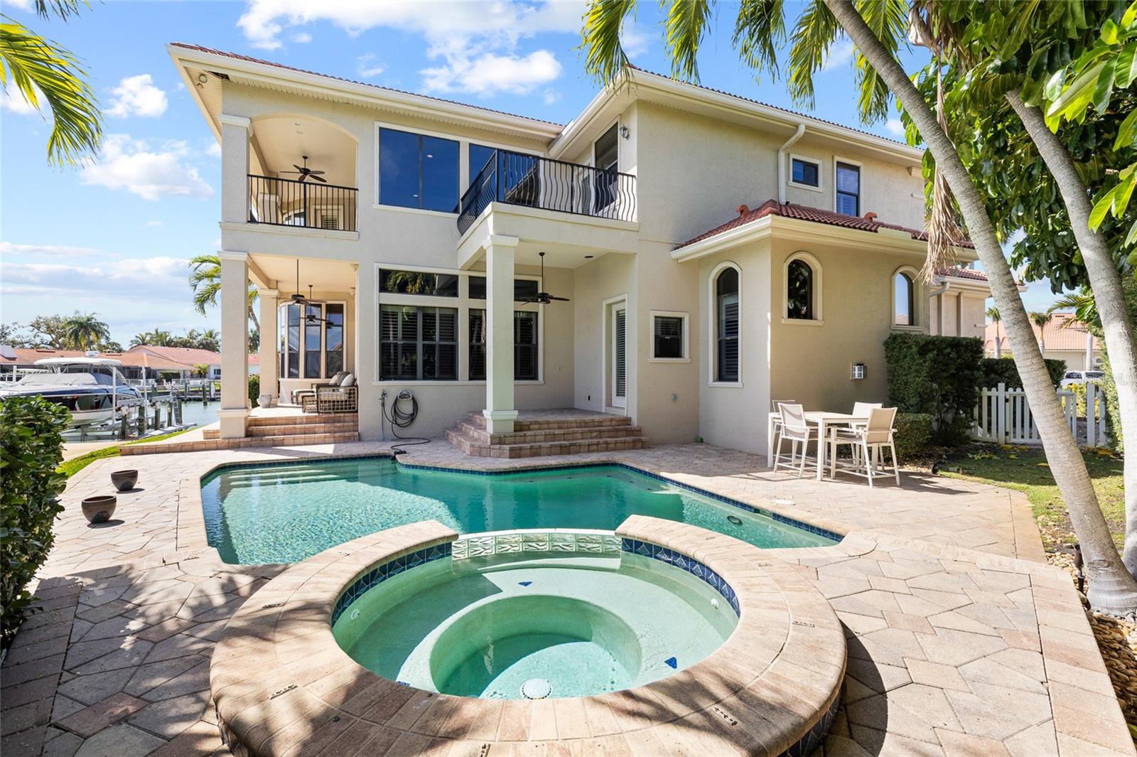 Listing photo id 59 for 4914 59th Avenue S