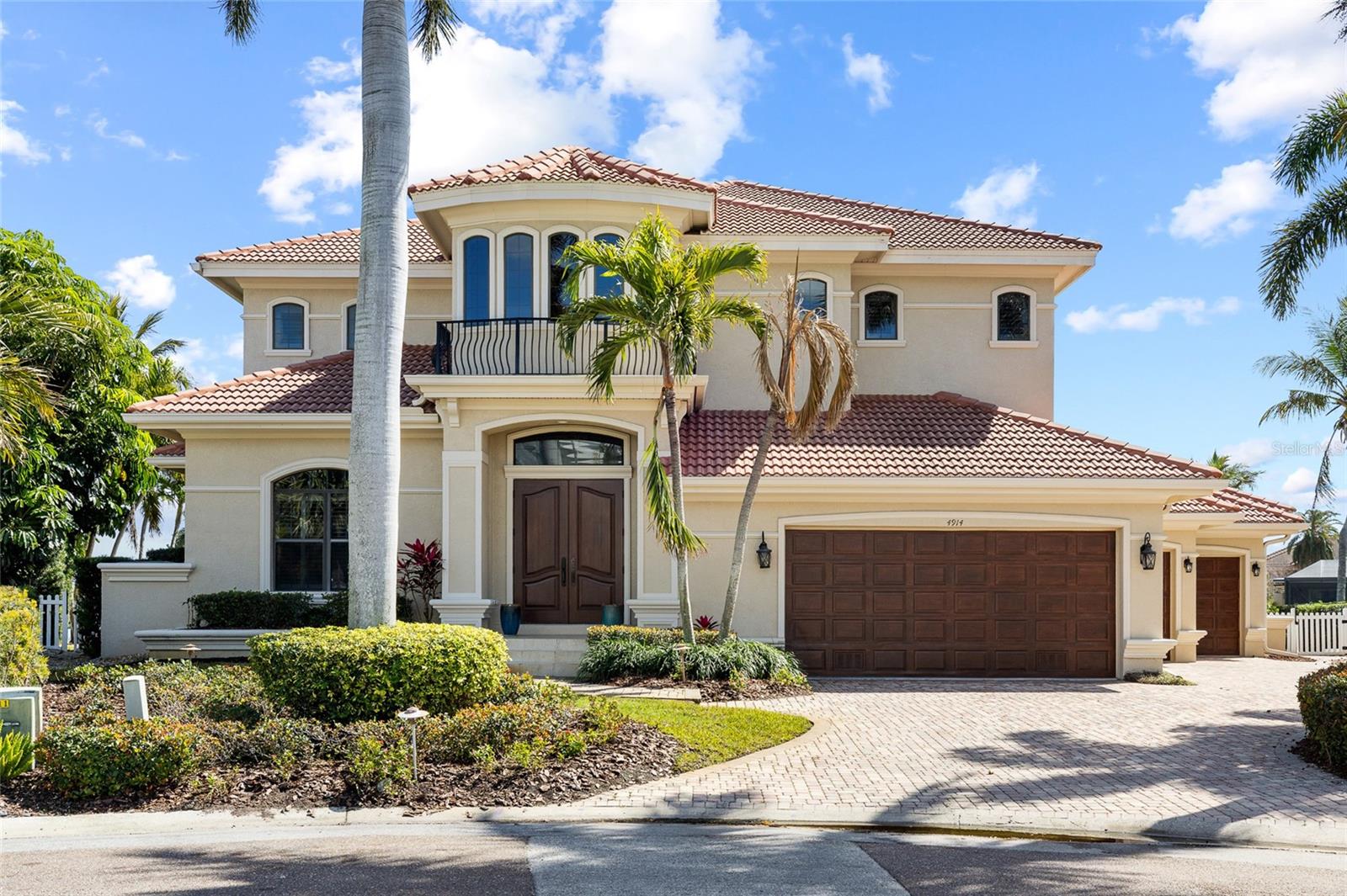 Listing photo id 6 for 4914 59th Avenue S