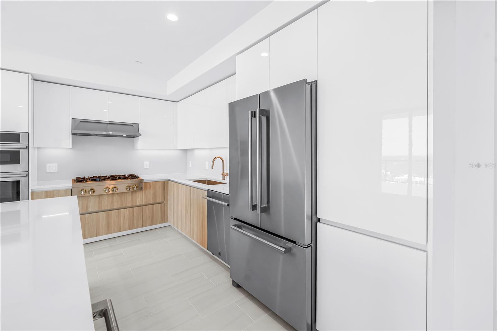 Image 11 of 49 For 400 Central Avenue 1702