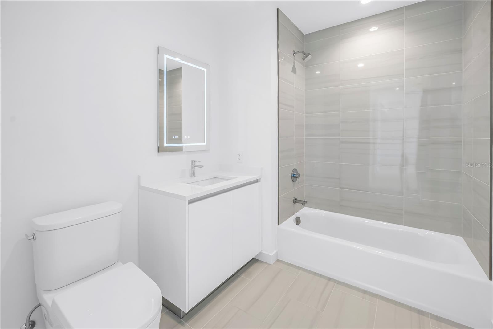 Image 20 of 49 For 400 Central Avenue 1702