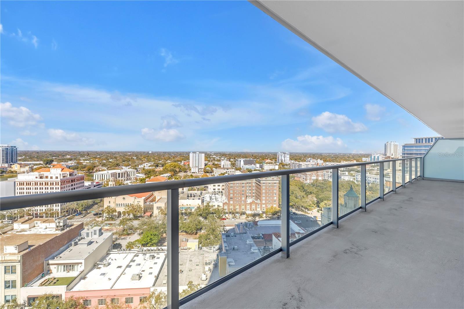 Image 28 of 49 For 400 Central Avenue 1702